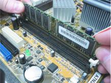 Installing memory on Presario SR1840FR Computer